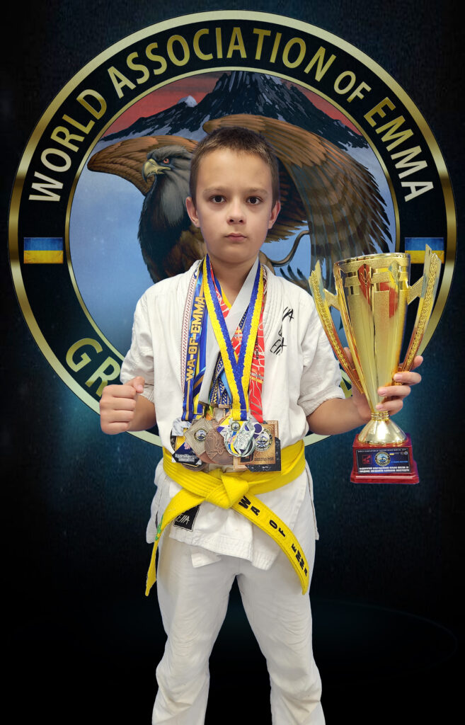 Христенко Микита
Багаторазовий чемпіон та призер Міжнародних турнірів з ЕММА та Араши-Карате
Багаторазовий переможець турнірів з кікбоксингу у розділі К-1