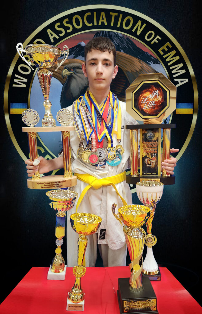 Тураєв Микита
Багаторазовий чемпіон та призер Міжнародних турнірів з ЕММА та Араши-Карате
Багаторазовий переможець турнірів з кікбоксингу у розділі К-1