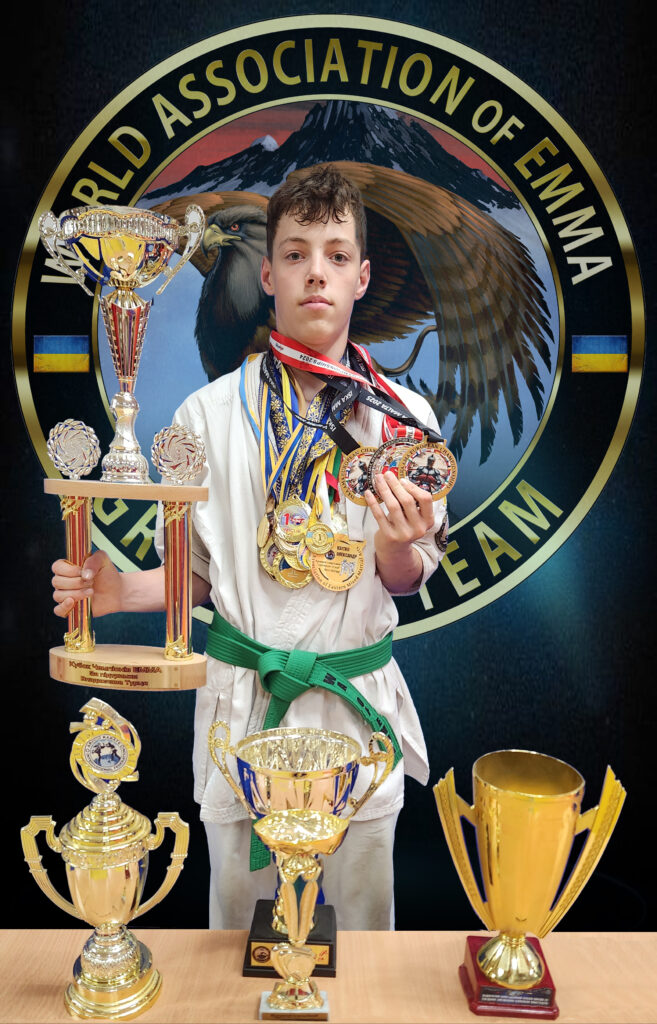 Квітко Олександр КМСУ з кікбоксингу
Чемпіон Європи з кікбоксингу у розділі К-1 2025 року
Багаторазовий чемпіон та призер Міжнародних турнірів з ЕММА та Араши-Карате
Багаторазовий переможець турнірів з кікбоксингу у розділі К-1