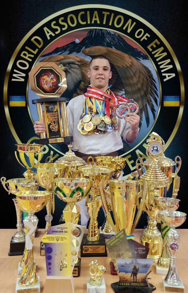 Горбенко Станіслав МСУ з кікбоксингу. 
Срібний призер Чемпіонату Світу з тай-боксингу 2024 року
Бронзовий призер Чемпіонату Світу з кікбоксингу у розділі К-1 2024 року
Багаторазовий чемпіон та призер Міжнародних турнірів з ЕММА та Араши-Карате
Багаторазовий переможець турнірів з кікбоксингу у розділі К-1