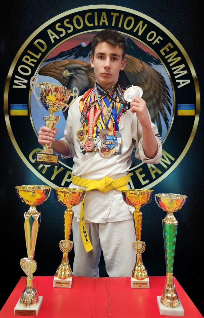 Пархоменко Даниїл КМСУ з кікбоксингу
Чемпіон Європи з кікбоксингу у розділі К-1 2025 року
Багаторазовий чемпіон та призер Міжнародних турнірів з ЕММА та Араши-Карате
Багаторазовий переможець турнірів з кікбоксингу у розділі К-1