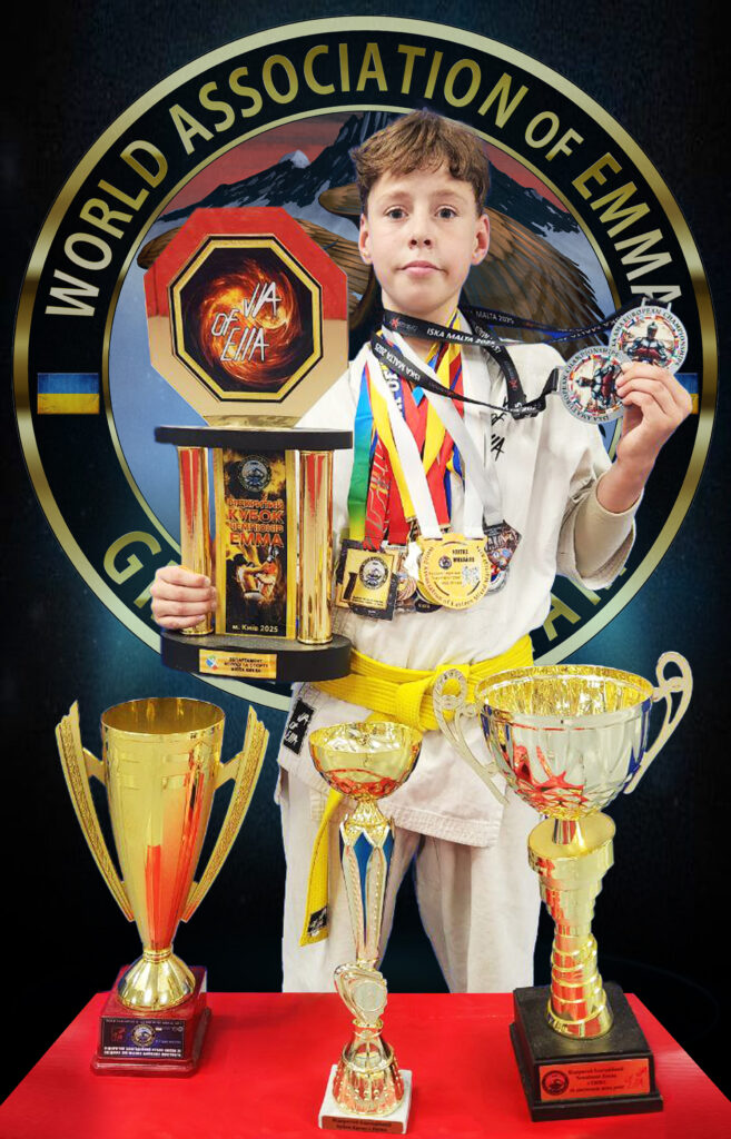 Квітко Михайло
Срібний призер чемпіонату Європи з кікбоксингу у розділі К-1 2025 року
Багаторазовий чемпіон та призер Міжнародних турнірів з ЕММА та Араши-Карате
Багаторазовий переможець турнірів з кікбоксингу у розділі К-1