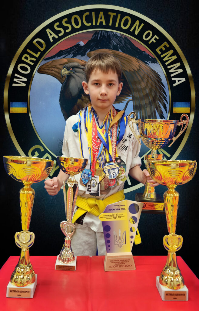Пархоменко Тимофій 
Багаторазовий чемпіон та призер Міжнародних турнірів з ЕММА та Араши-Карате
Багаторазовий переможець турнірів з кікбоксингу у розділі К-1