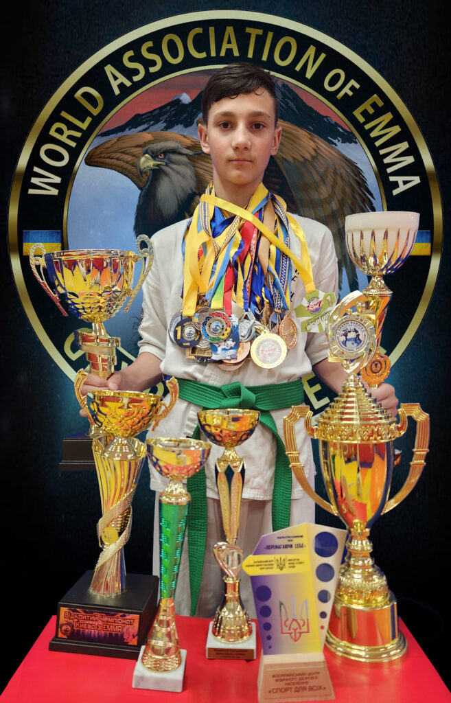 Миколаєнко Даниїл 
Багаторазовий чемпіон та призер Міжнародних турнірів з ЕММА та Араши-Карате
Багаторазовий переможець турнірів з кікбоксингу у розділі К-1