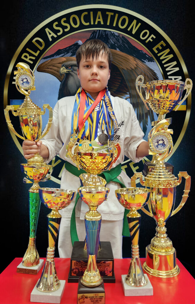 Нагула Даниїл
Багаторазовий чемпіон та призер Міжнародних турнірів з ЕММА та Араши-Карате
Багаторазовий переможець турнірів з кікбоксингу у розділі К-1